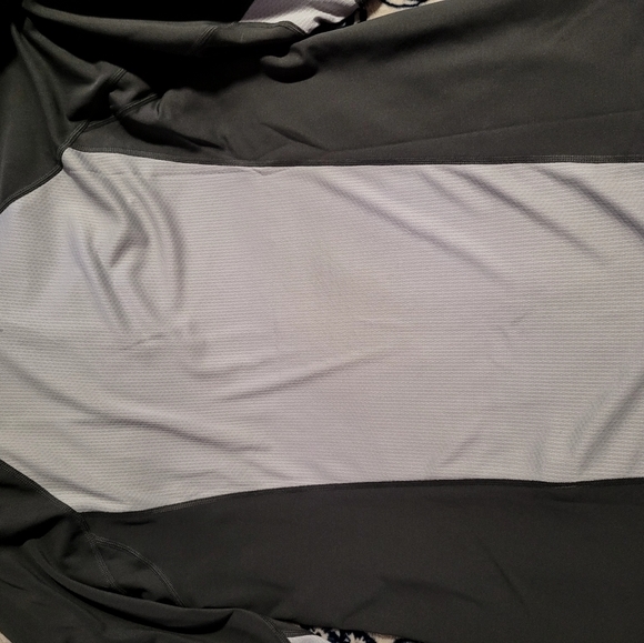 NWT mens Northface xl activeware top - Picture 2 of 7